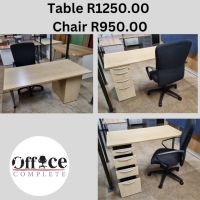 D05 - Table + pedestal size 1.4 x 730, Chair R950.00